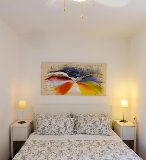 1 Bedroom Apartment Lake View, Casa San Giorgio Varenna