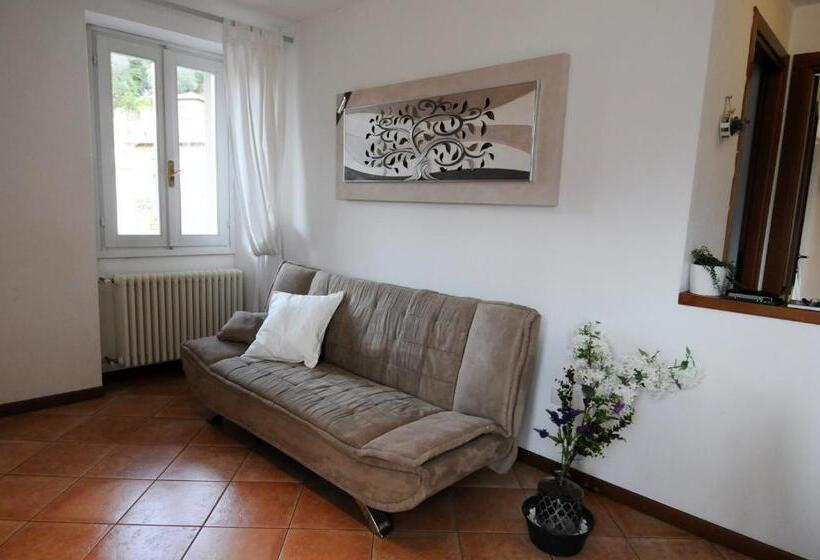1 Bedroom Apartment Lake View, Casa San Giorgio Varenna