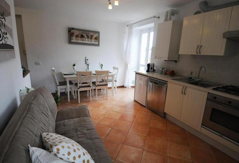 1 Bedroom Apartment Lake View, Casa San Giorgio Varenna