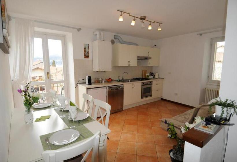 1 Bedroom Apartment Lake View, Casa San Giorgio Varenna