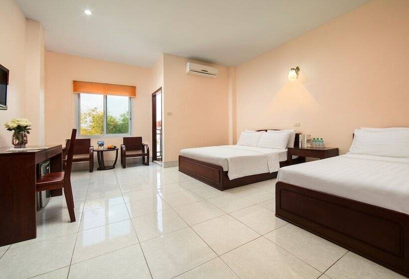 Семейный Номер, Hoang Kim