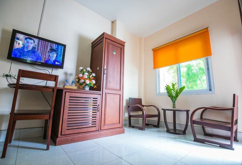 Семейный Номер, Hoang Kim