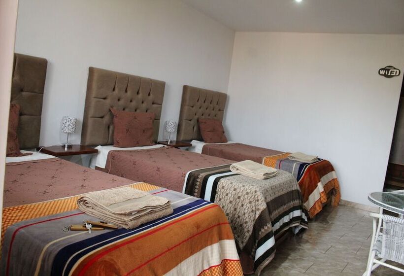 غرفة كلاسيكية ثلاثية, Huacachina Desert House