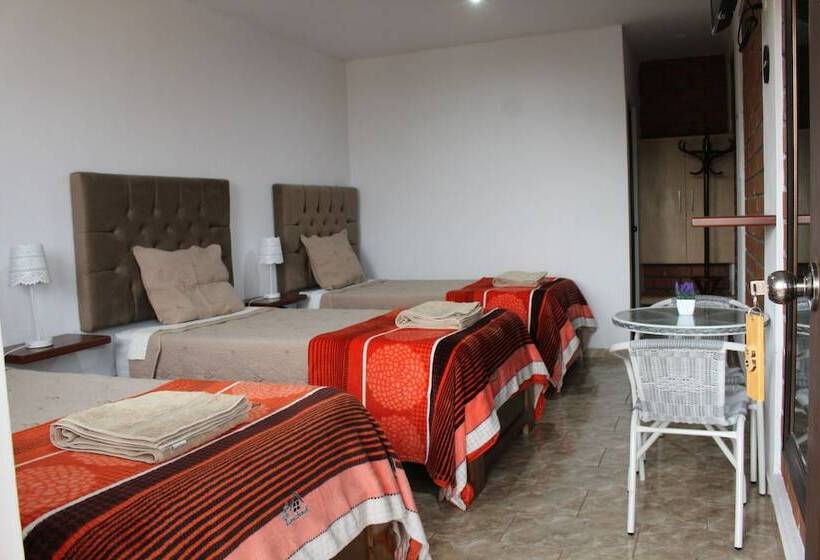 اتاق کلاسیک سه تخته, Huacachina Desert House