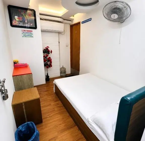 اتاق اکونومی, Acdeluxe Room Near Square Hospital