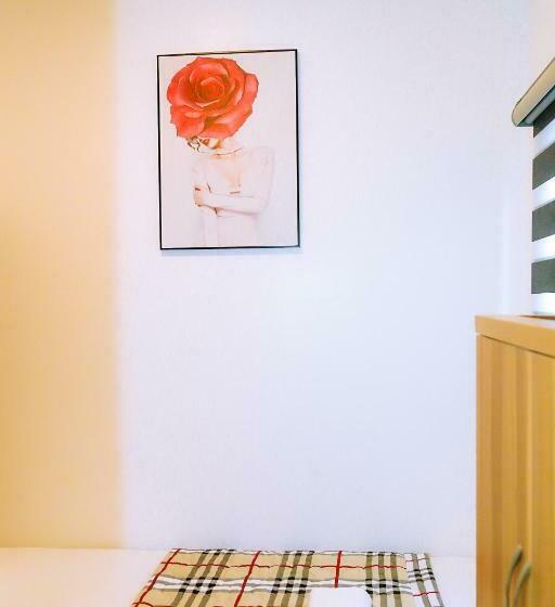 اتاق استاندارد یک نفره, Louis Hotel   Bui Vien Walking Street