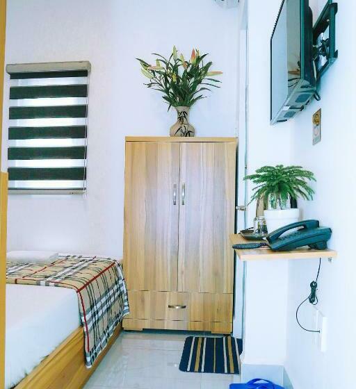 اتاق استاندارد یک نفره, Louis Hotel   Bui Vien Walking Street