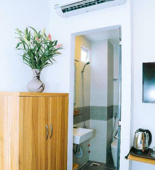 اتاق استاندارد یک نفره, Louis Hotel   Bui Vien Walking Street