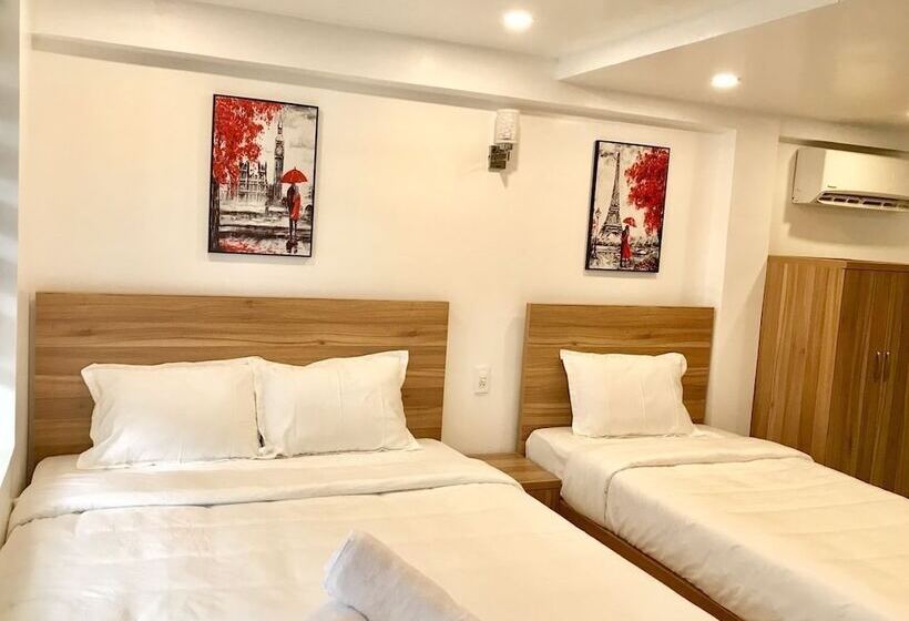 اتاق سوپریور سه تخته, Louis Hotel   Bui Vien Walking Street