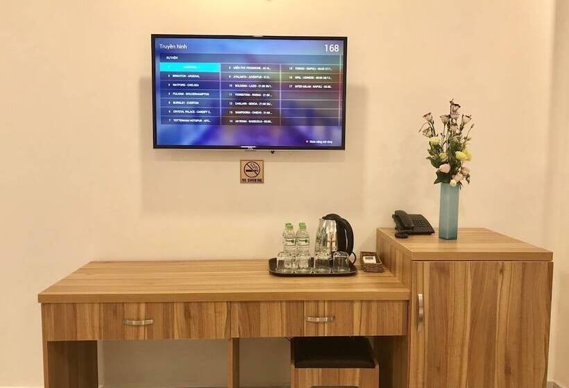 اتاق خانوادگی, Louis Hotel   Bui Vien Walking Street