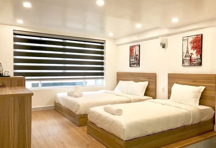 اتاق سوپریور سه تخته, Louis Hotel   Bui Vien Walking Street