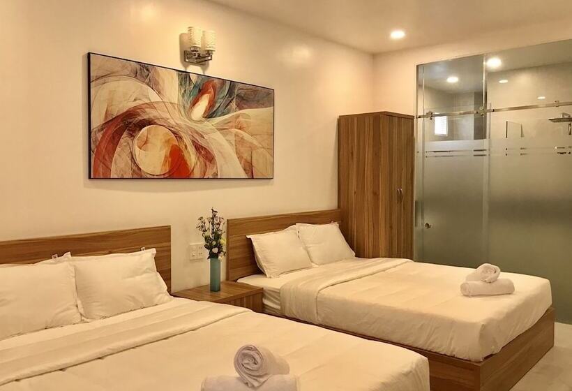 اتاق خانوادگی, Louis Hotel   Bui Vien Walking Street