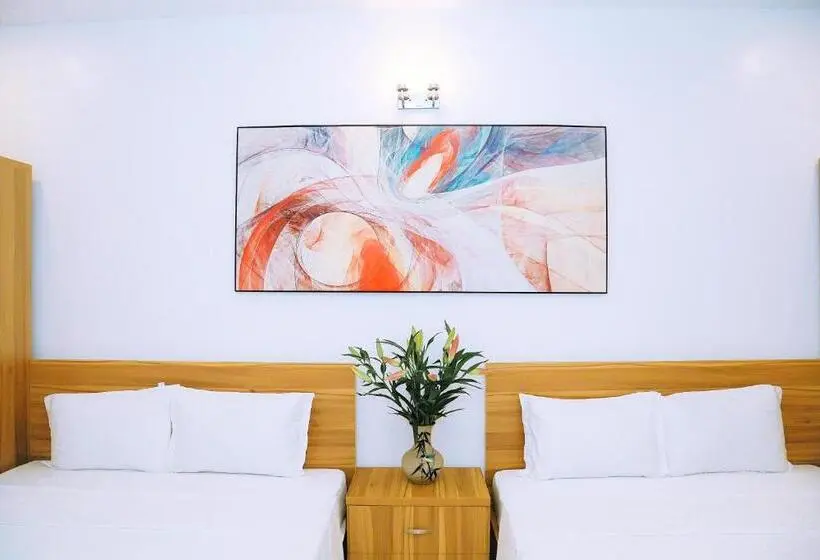اتاق لوکس خانوادگی, Louis Hotel   Bui Vien Walking Street