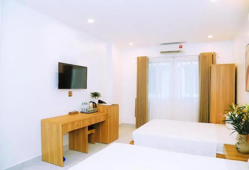 اتاق لوکس خانوادگی, Louis Hotel   Bui Vien Walking Street