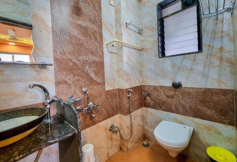 غرفة قياسية سرير كينج, Pooja Villa Suites Rooms And Pool, Igatpuri