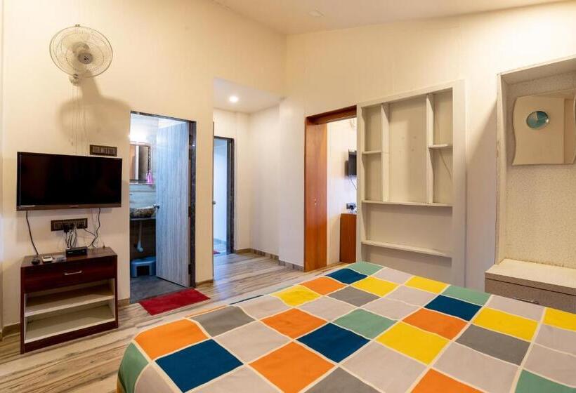 جناح مزود بتراس, Pooja Villa Suites Rooms And Pool, Igatpuri