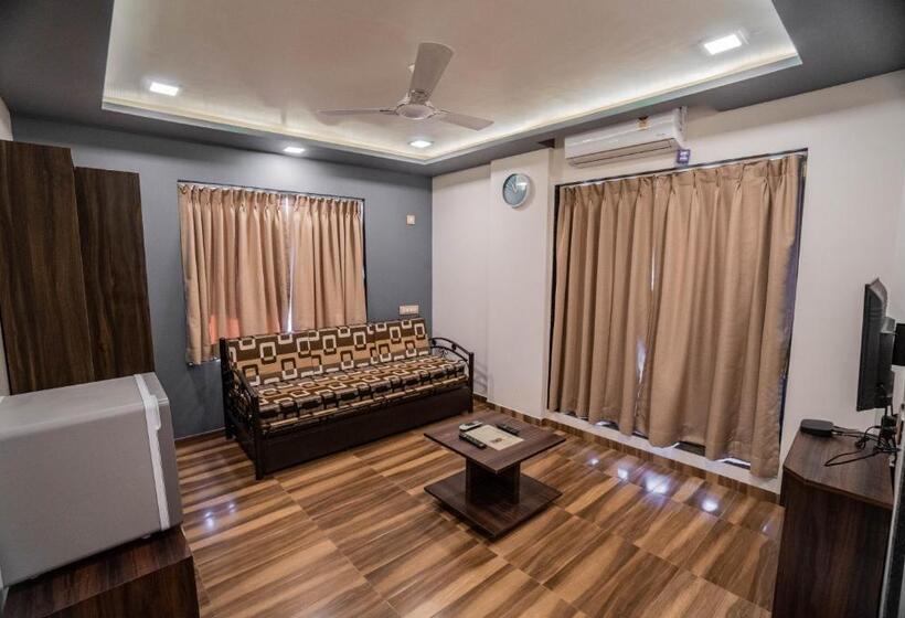 غرفة قياسية سرير كينج, Pooja Villa Suites Rooms And Pool, Igatpuri