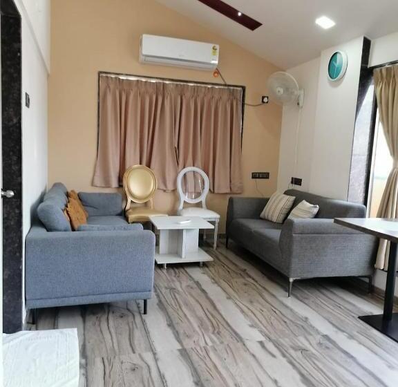 Люкс с Террасой, Pooja Villa Suites Rooms And Pool, Igatpuri