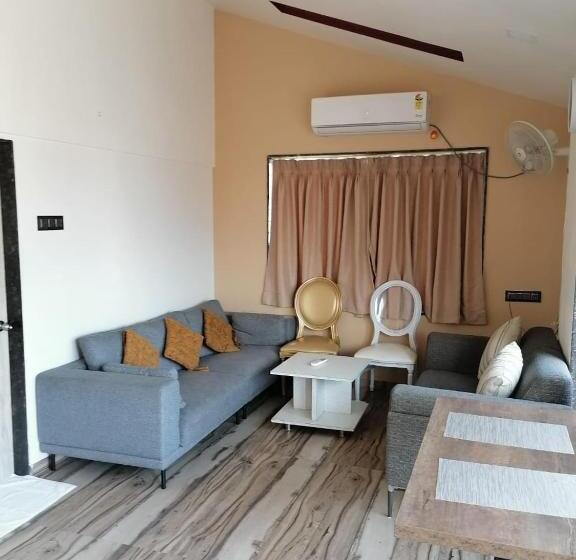Люкс с Террасой, Pooja Villa Suites Rooms And Pool, Igatpuri