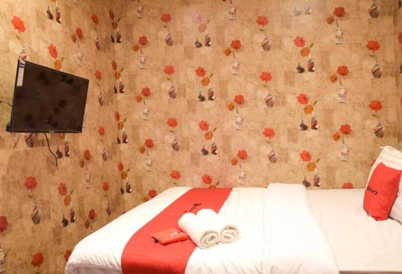 Quarto Economy, Reddoorz Near Pelabuhan Tanjung Perak 2 Surabaya
