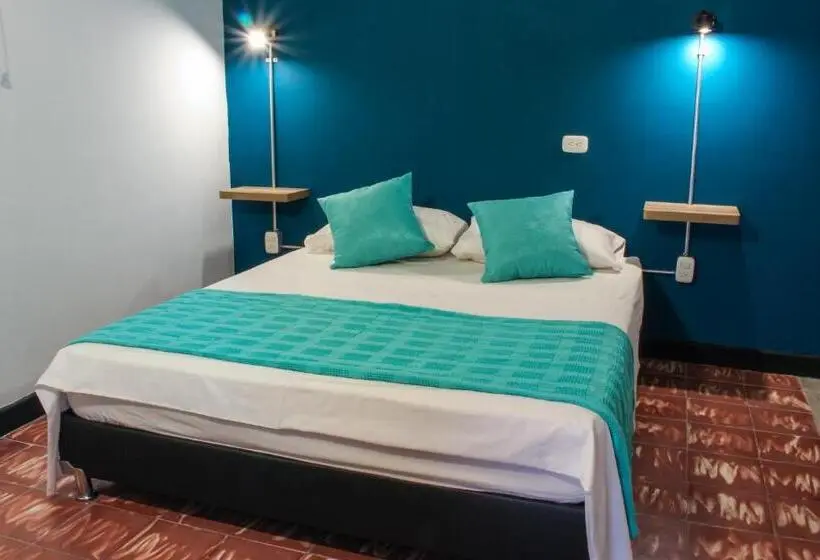 バス共有のスタンダードルーム, Zamia Hostel