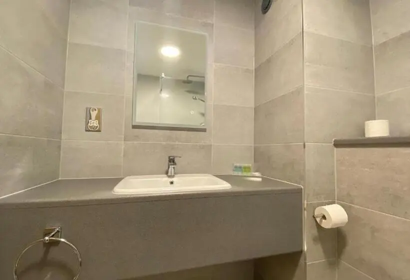 اتاق استاندارد, National Badminton Centre Lodge & Health Club