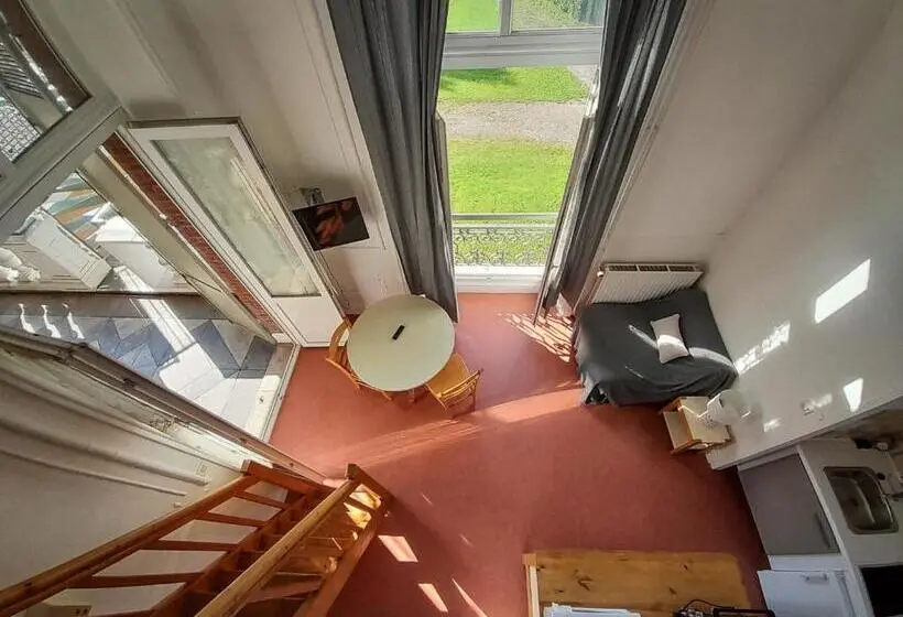 Standard-studio, Villa Bonvouloir
