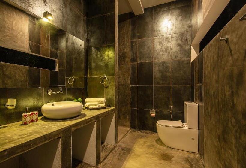 חדר דלוקס עם מרפסת, Wild Nest Villa Unawatuna