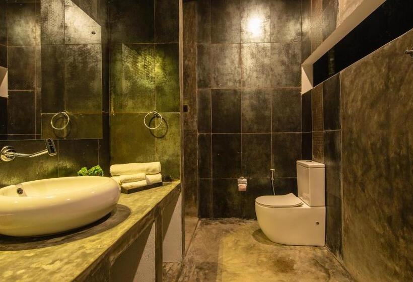 חדר דלוקס עם מרפסת, Wild Nest Villa Unawatuna