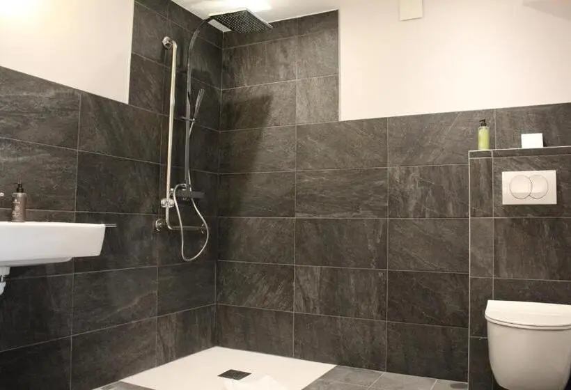 庭の見える１ベッドルームアパートメント, Manoir Du Moustoir   Hôtel Les Empreintes