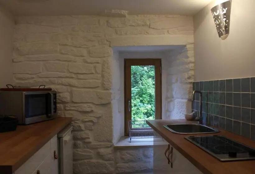 庭の見える１ベッドルームアパートメント, Manoir Du Moustoir   Hôtel Les Empreintes
