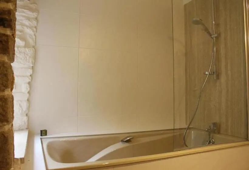 庭の見える１ベッドルームアパートメント, Manoir Du Moustoir   Hôtel Les Empreintes