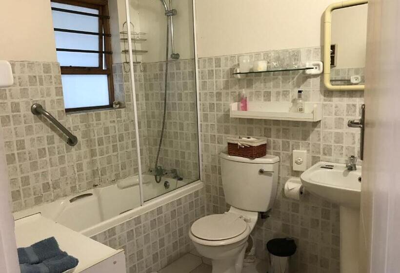 Номер Стандарт, Cycads On Sea Guest House