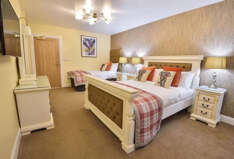 اتاق استاندارد سه نفره, The Coach And Horses