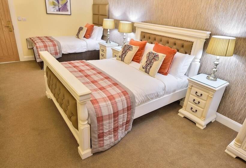 اتاق استاندارد سه نفره, The Coach And Horses