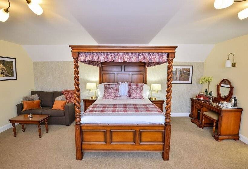 اتاق خانوادگی, The Coach And Horses