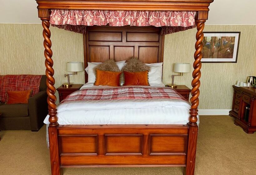 اتاق خانوادگی, The Coach And Horses