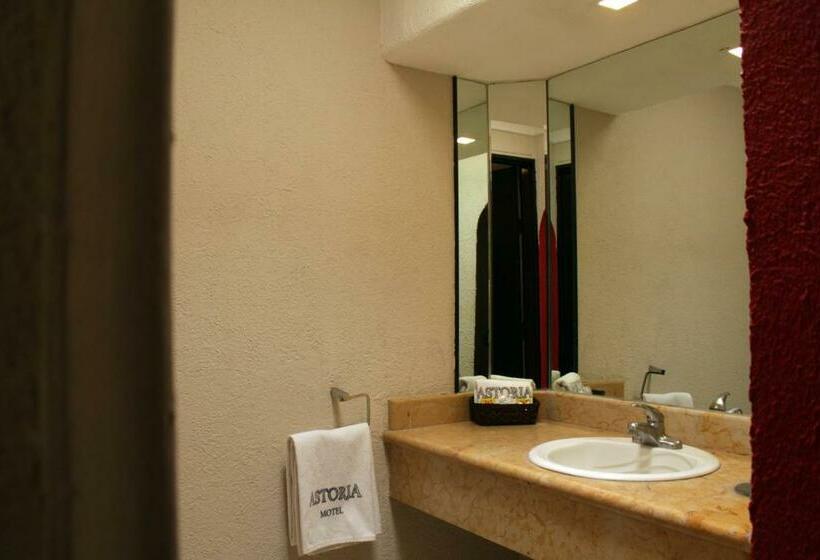 اتاق لوکس, Motel Astoria