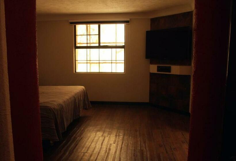 اتاق لوکس, Motel Astoria