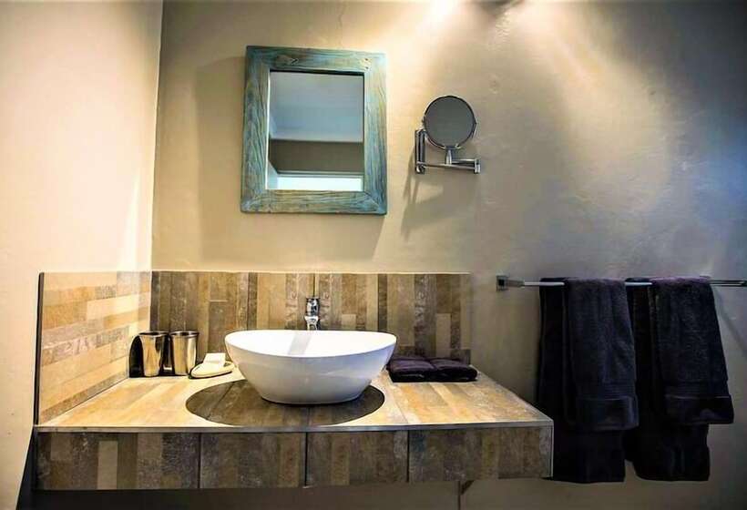 اتاق استاندارد, The Waterfront, Maun