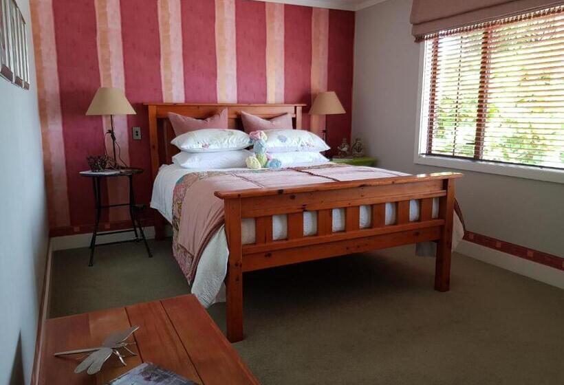 Standard room with outdoor bath, Villa Te Soro Bed And Breakfast