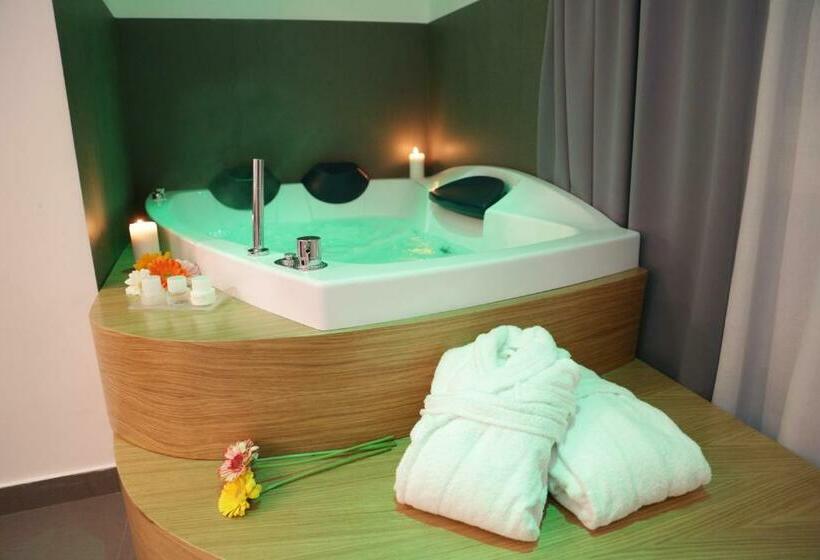 سوئیت با وان آب گرم, Cellamare Suite & Spa