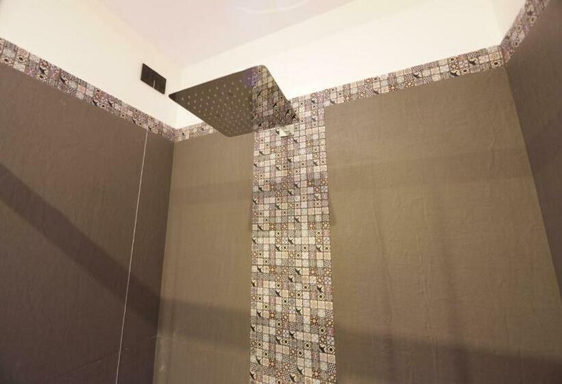 سوئیت با وان آب گرم, Cellamare Suite & Spa