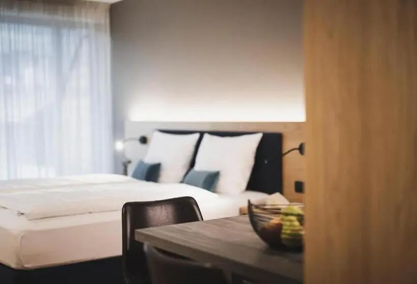 スタンダードスタジオ, Residence Nives