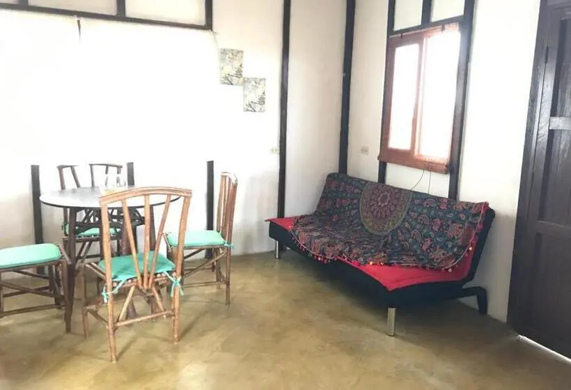 スタンダードバンガロー, Maria Jose Bungalows