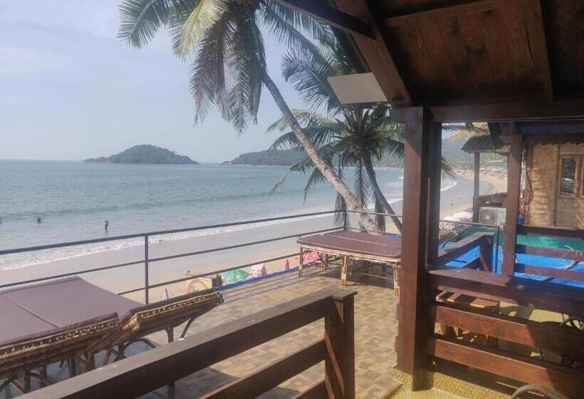 オーシャンビューデラックスルームバルコニー付き, Palolem Luxuries Beach Cottages