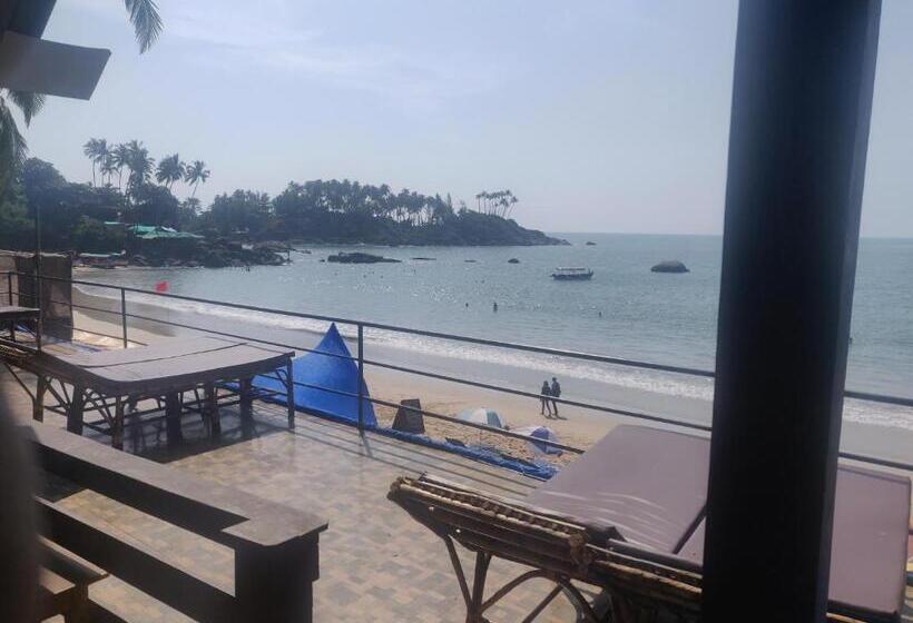 Номер Deluxe Вид на Море с Балконом, Palolem Luxuries Beach Cottages