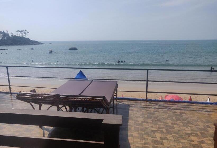 オーシャンビューデラックスルームバルコニー付き, Palolem Luxuries Beach Cottages