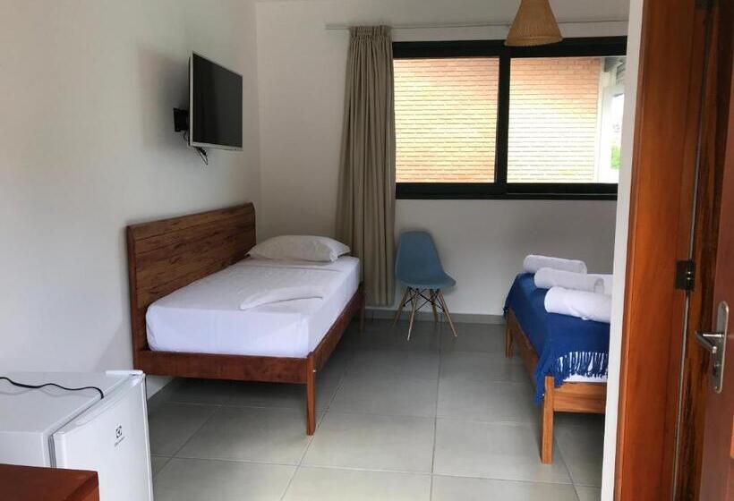 اتاق استاندارد سه نفره, Nai'a Suites