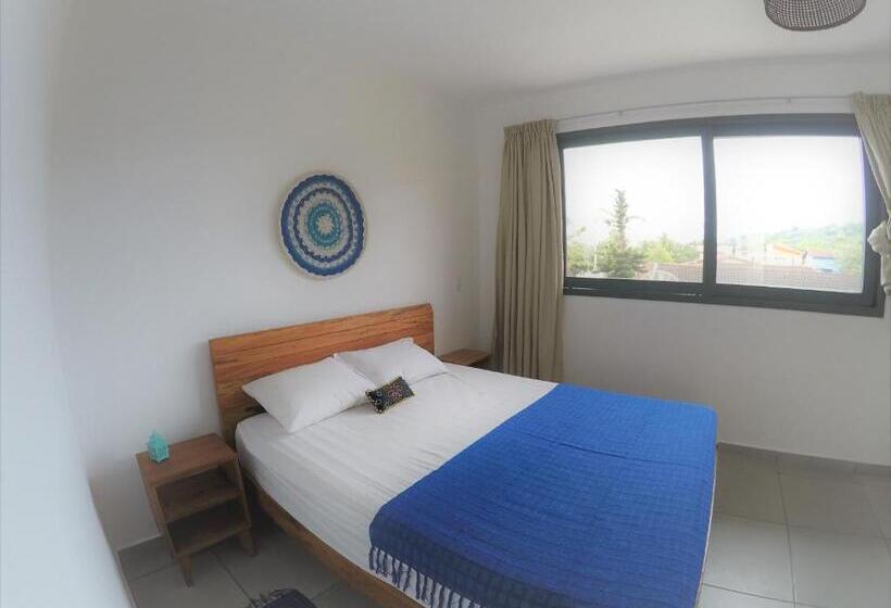 اتاق استاندارد چهار تخته, Nai'a Suites